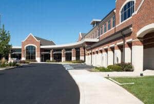 5-essential-tips-for-maintaining-your-asphalt-driveway-for-longevity